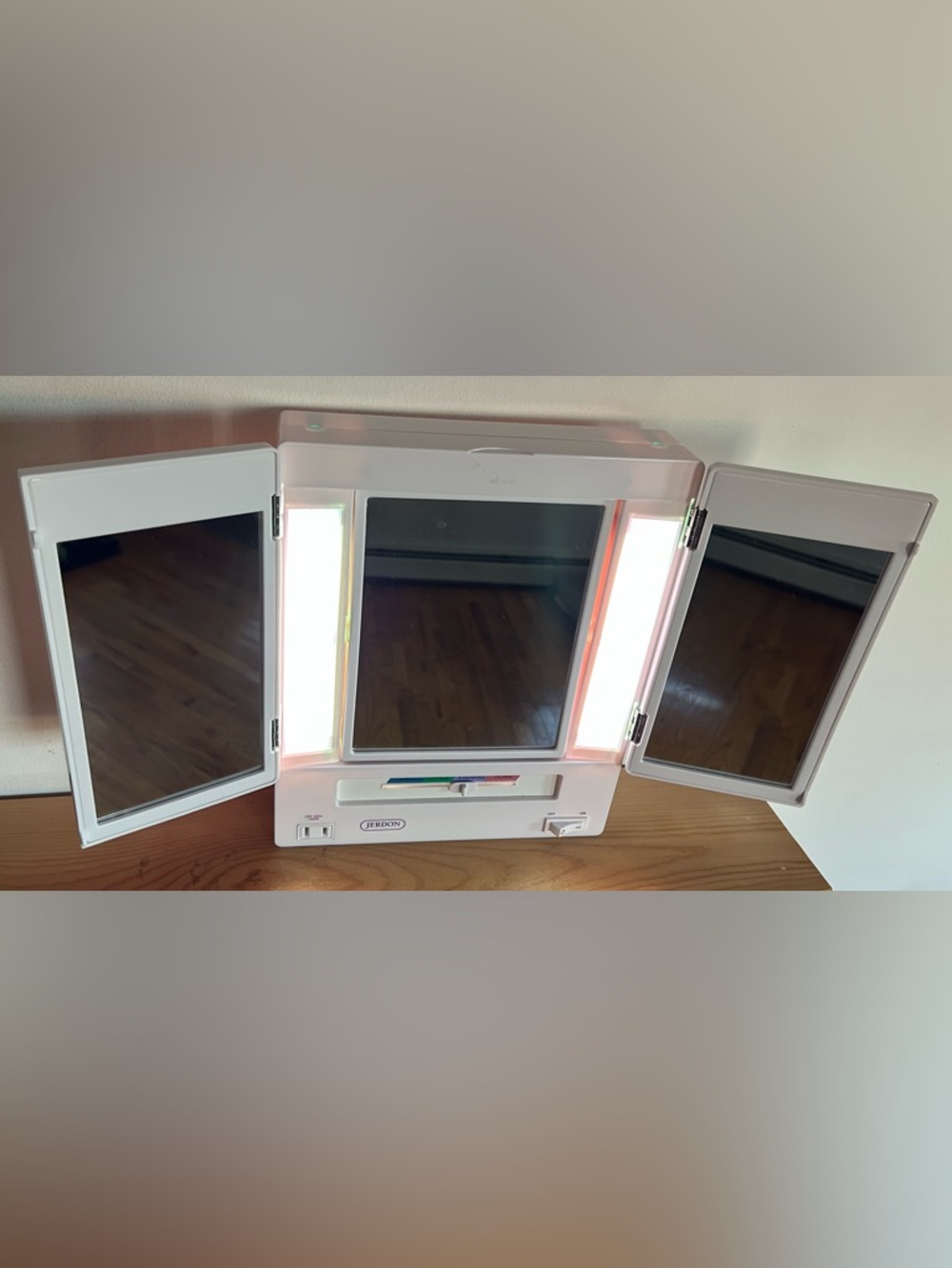 JERDON First Class Lighted Tri-Fold Makeup Mirror - White 5x - Picture 2 of 13